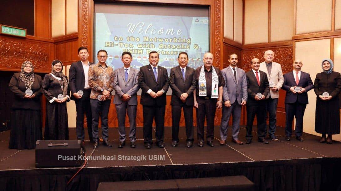 Eğitim Müşavirimiz, Malezya İslam Bilimleri Üniversitesi (USIM) tarafından düzenlenen muhtelif ülkelerin Büyükelçilerinin ve Müşavirlerinin de katıldığı 